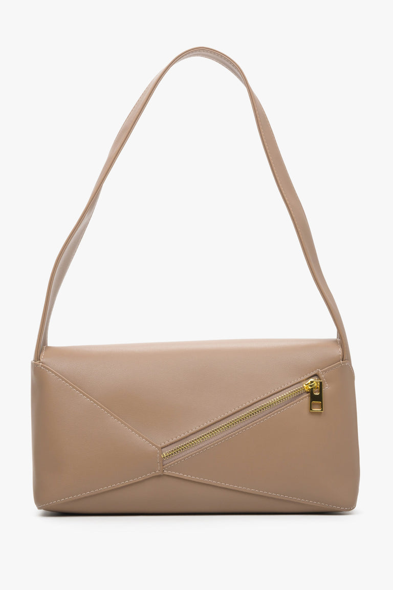 Women's light brown handbag made of genuine leather by Estro - front view presentation.