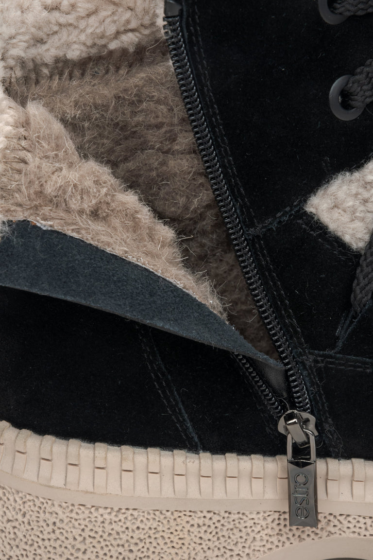 Women's winter ankle boots made of natural velour with wool filling by Estro in black – close-up of the filling.