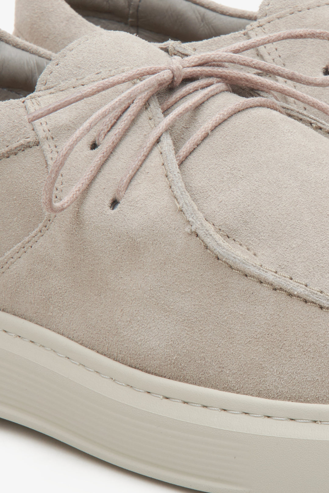 Estro beige velour  men's loafers - close-up on the details.