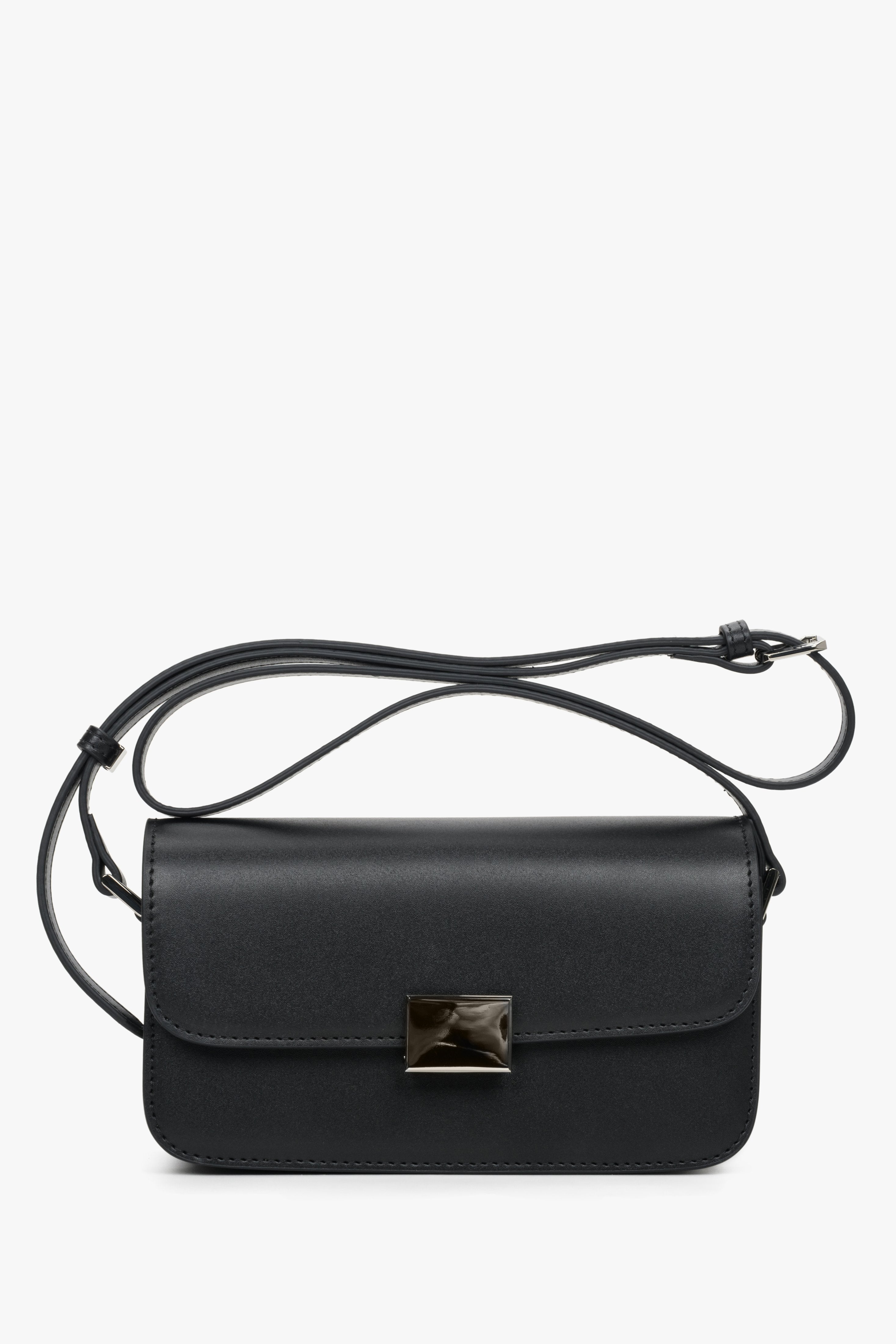 Women's black leather strap shoulder bag.