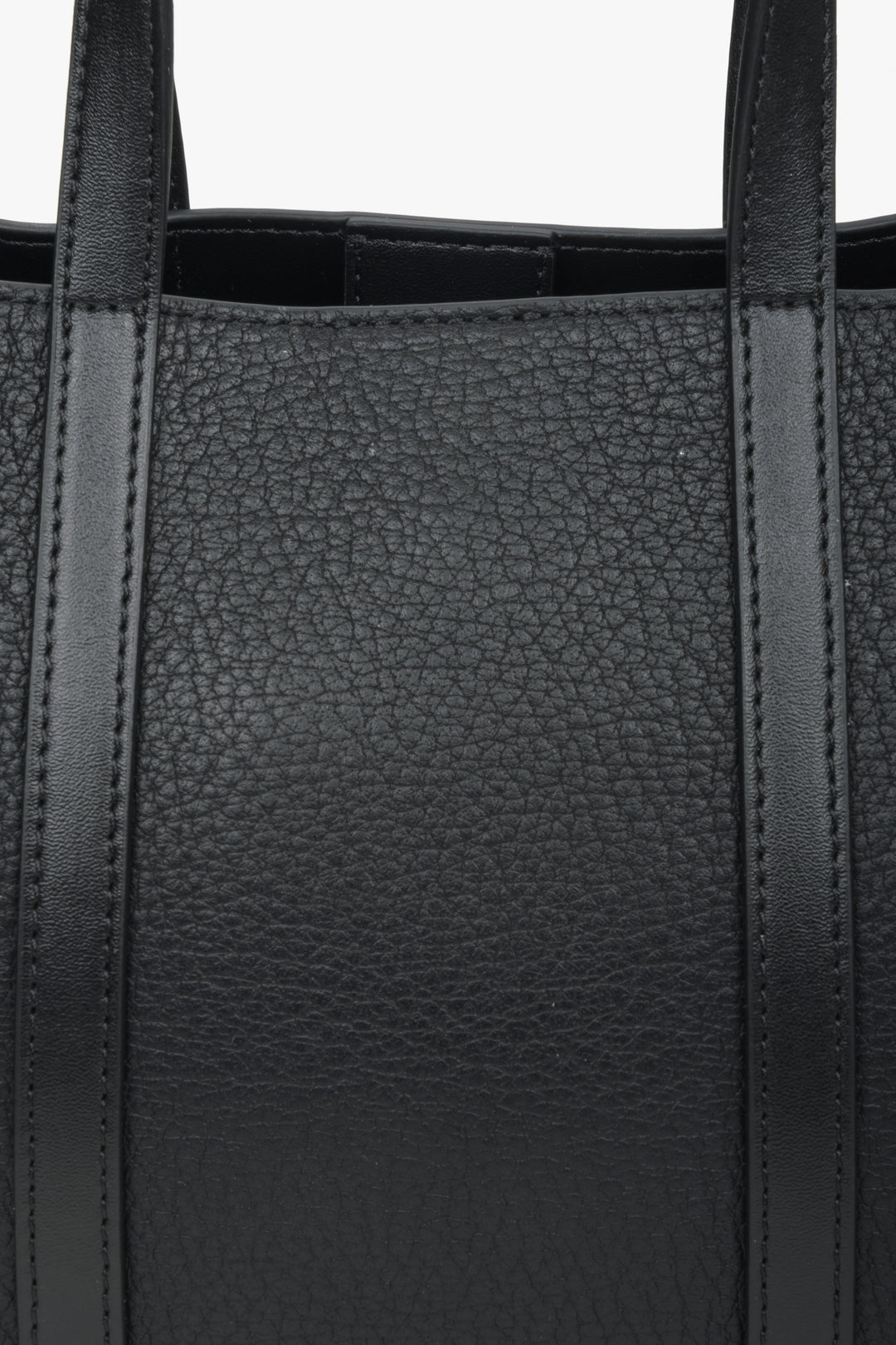 Women's black leather shopper bag by Estro - close-up on the details.