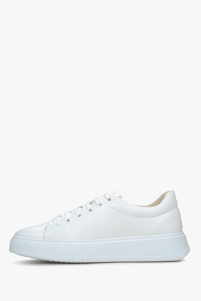 Women's white leather sneakers Estro - shoe profile.