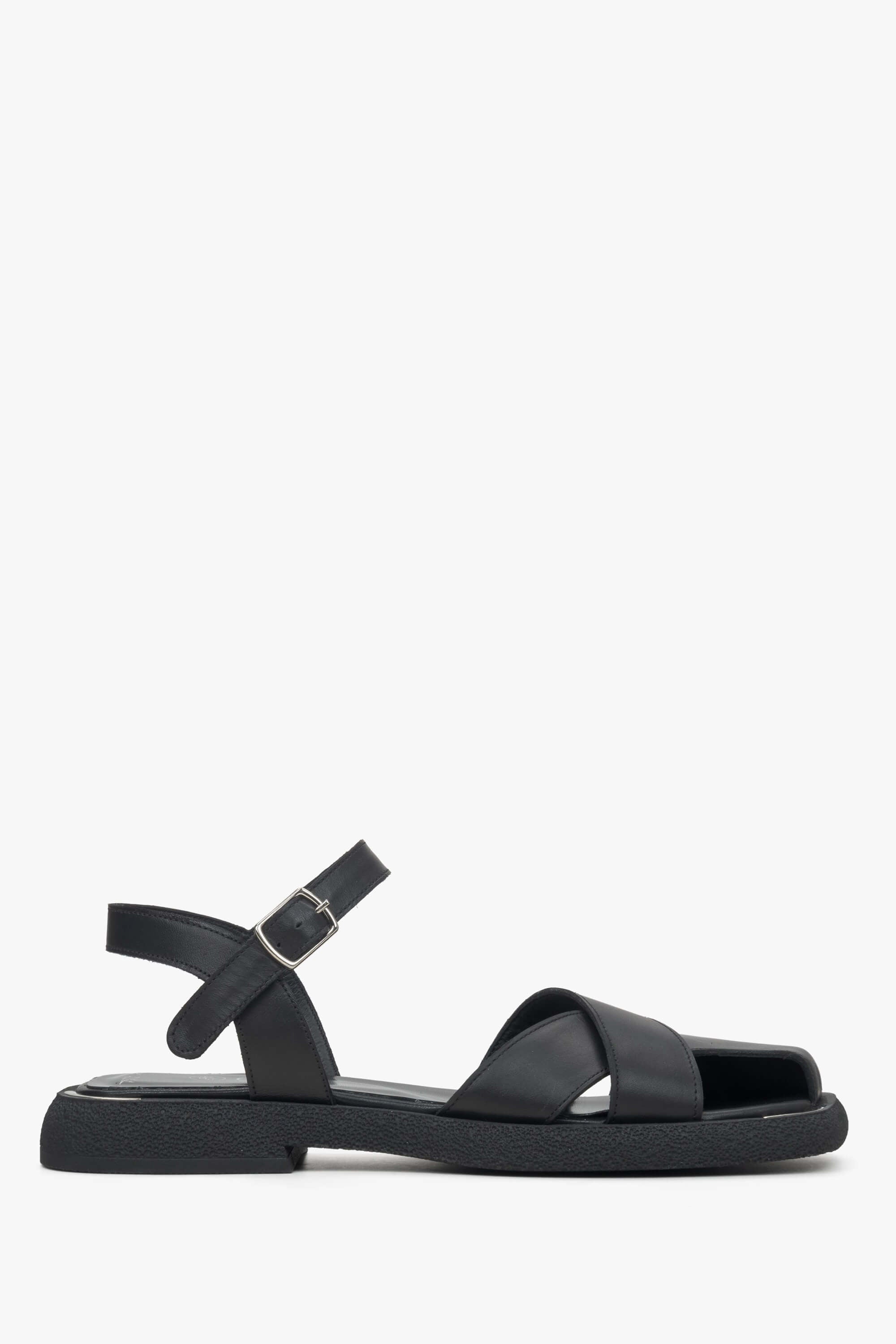 Women's Black Leather Sandals with Cross Straps Estro ER00115106