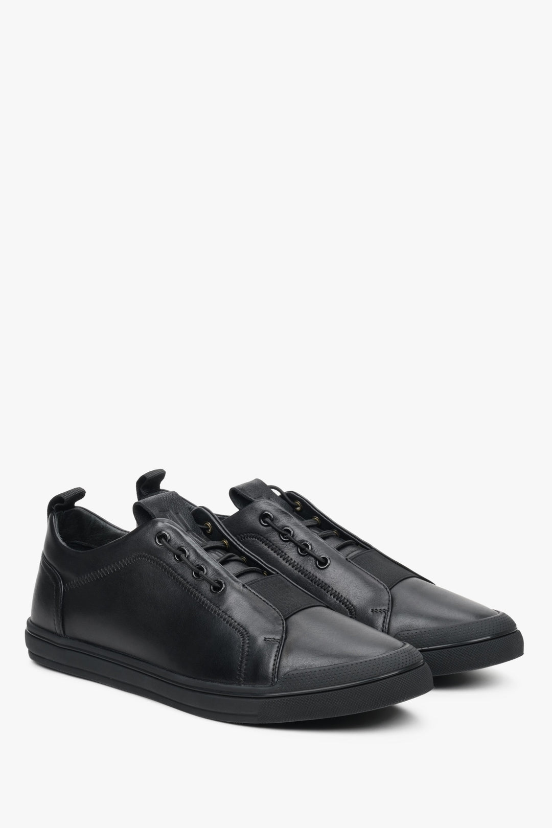 Men's black sneakers made of genuine leather by ES 8 - presentation of the toe cap and side line.