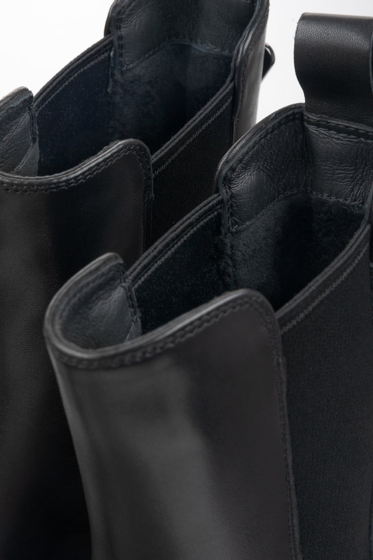 Black women's chelsea boots Estro - close-up of details.