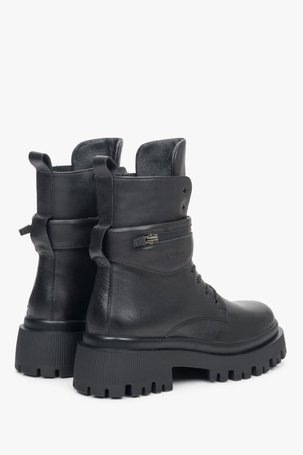 Women's high Estro winter ankle boots on a platform with lacing and a zipper - the back of the shoe is black