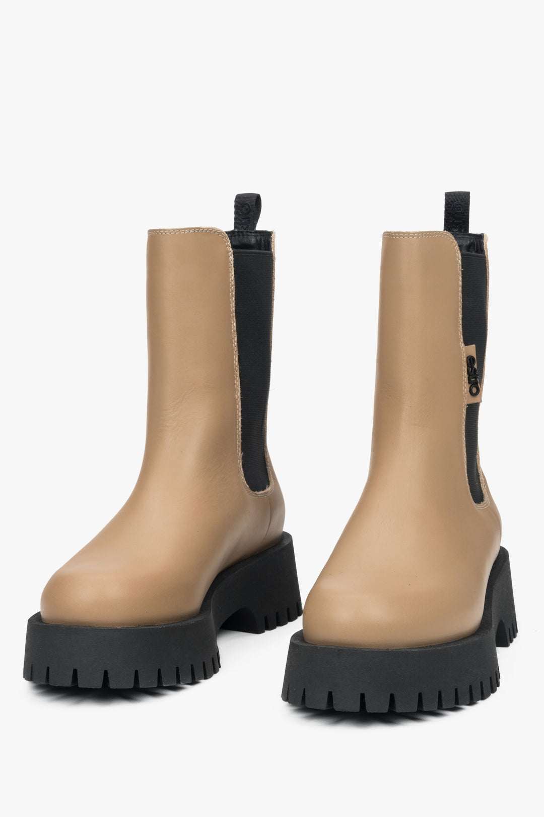 Women's high chelsea boots made of genuine leather in beige by Estro - front view of the model.