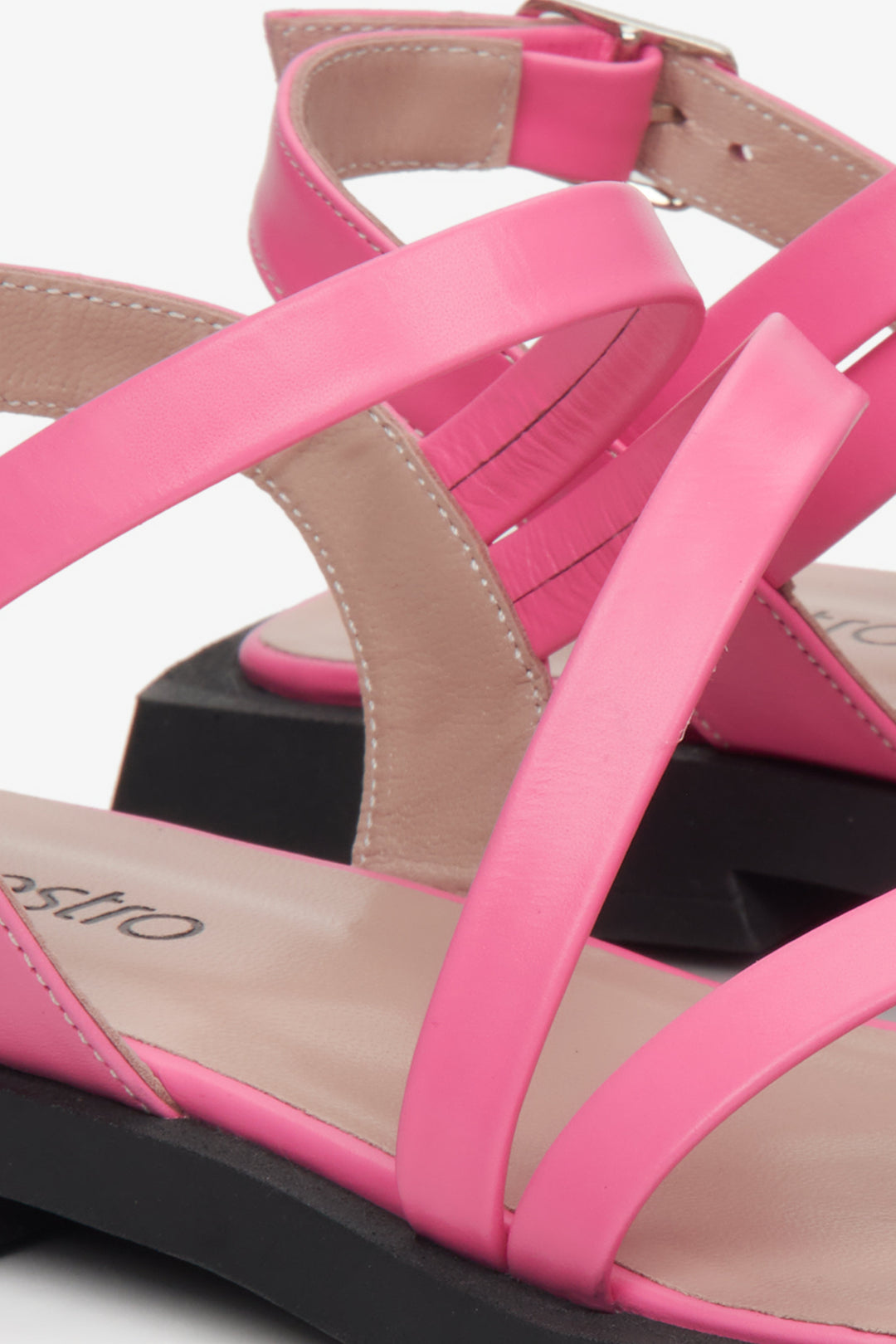 Leather, women's pink sandals by Estro with thin straps - presentation of the rear part of the footwear.