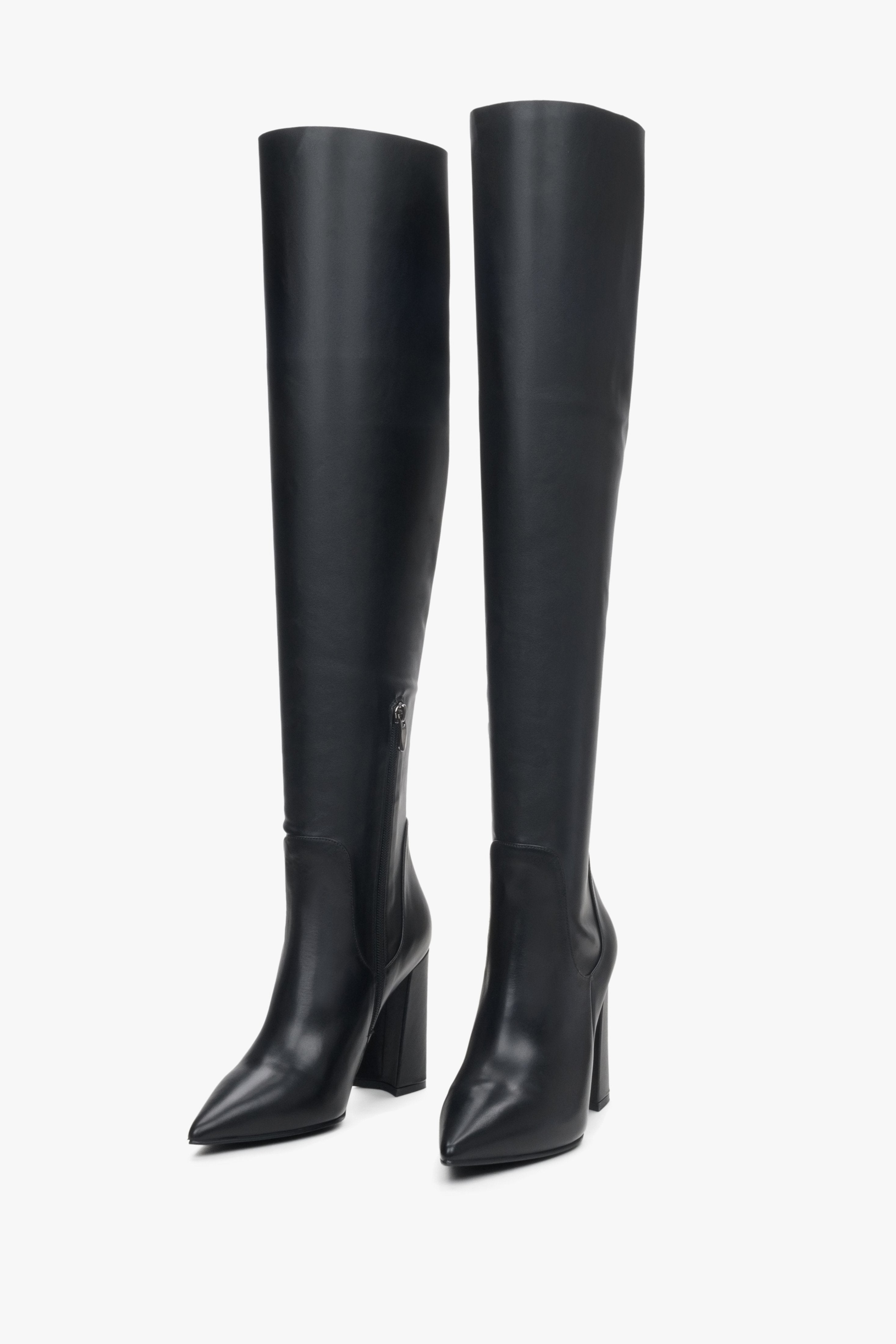 Black leather heeled knee-high boots Estro.