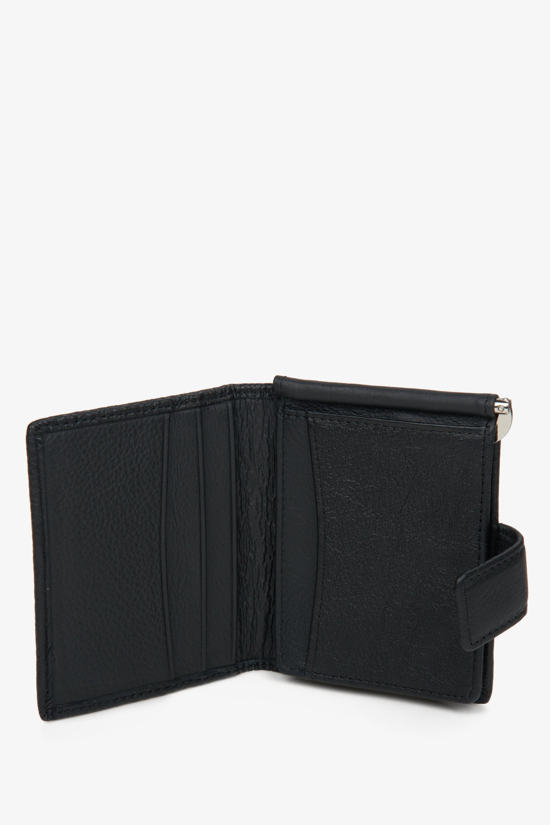 The interior of the black leather men's wallet by Estro.
