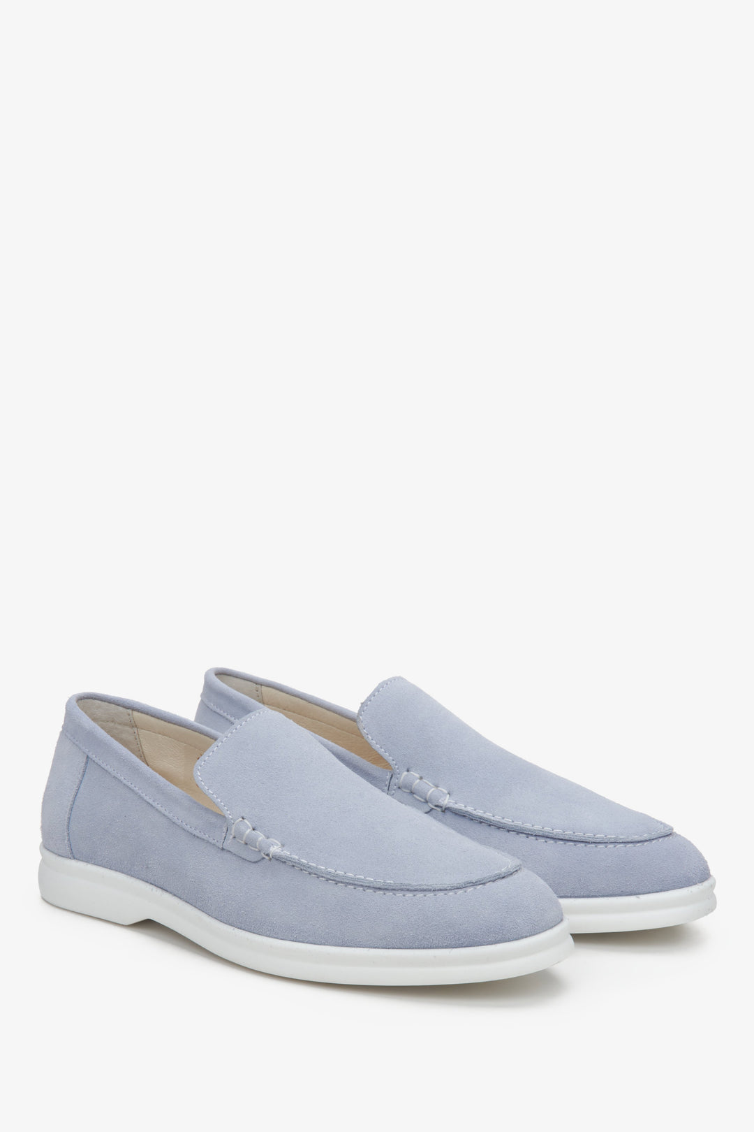 Women's suede loafers in light blue Estro - presentation of the sideline and white sole.