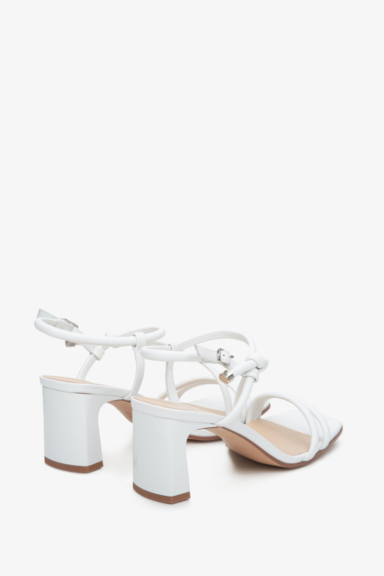 Elegant white women's sandals Estro with sturdy heels.