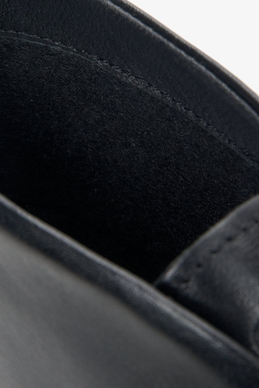 Men's black leather Estro boots - close-up on the detail