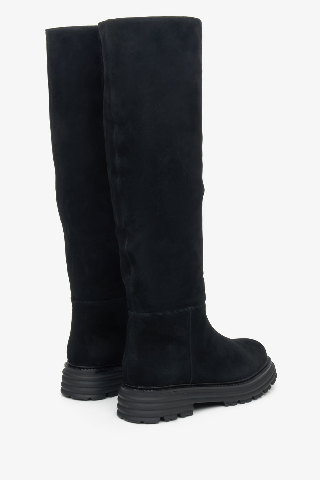 Black velour knee-high boots Estro for winter - close-up on shoe probile and upper.