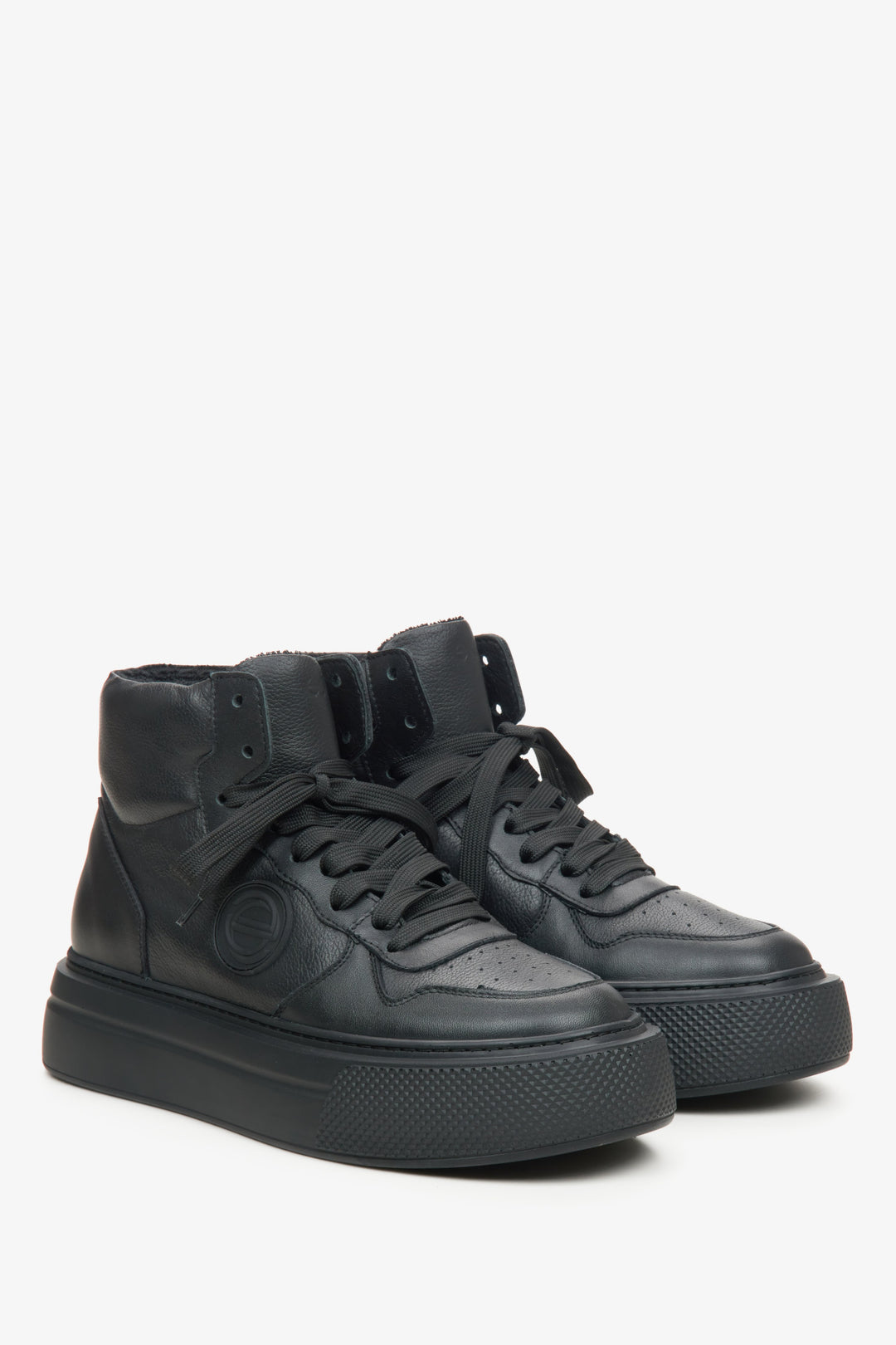 Women's high black sneakers Estro.