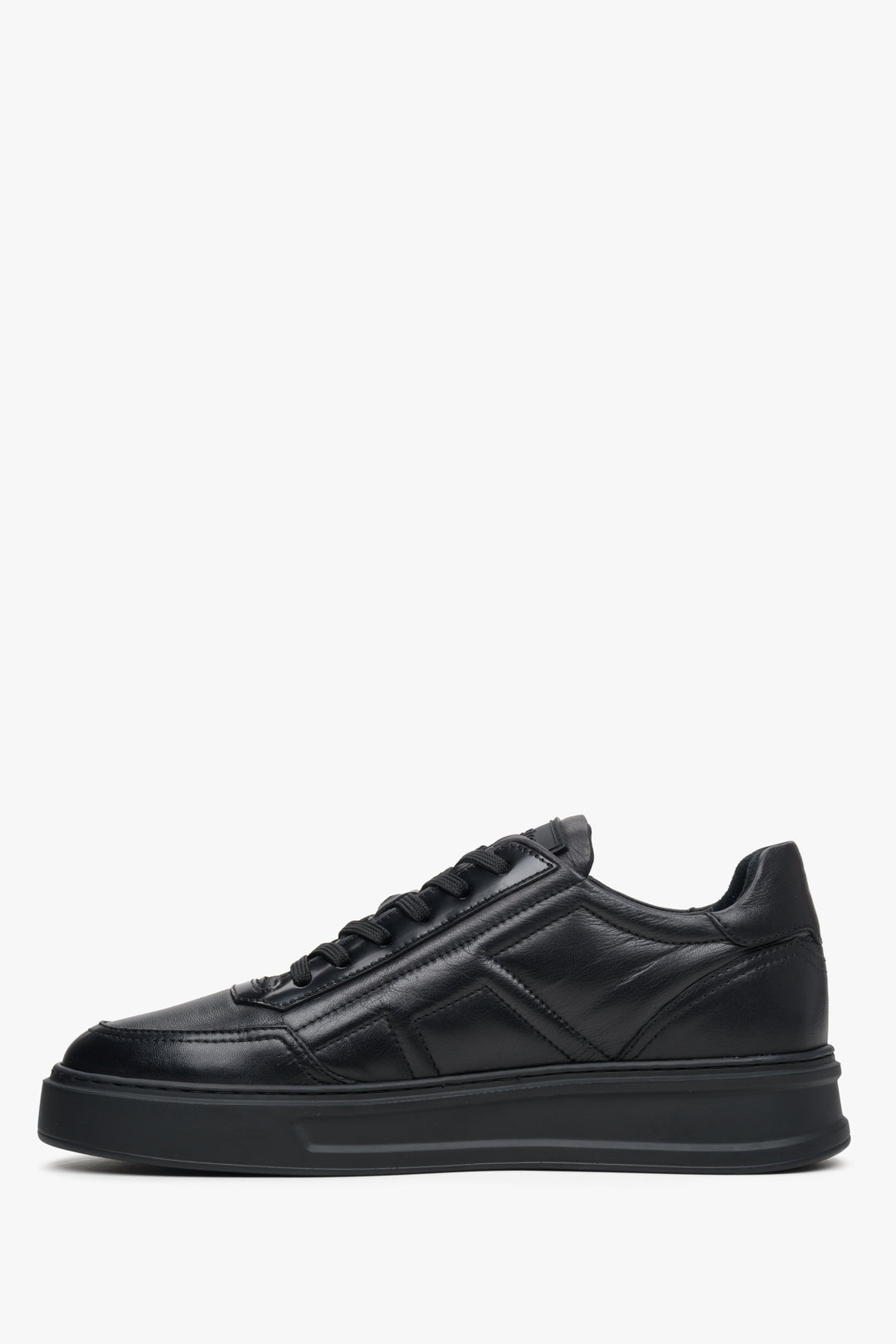 Men's black leather  sneakers by Estro - shoe profile.