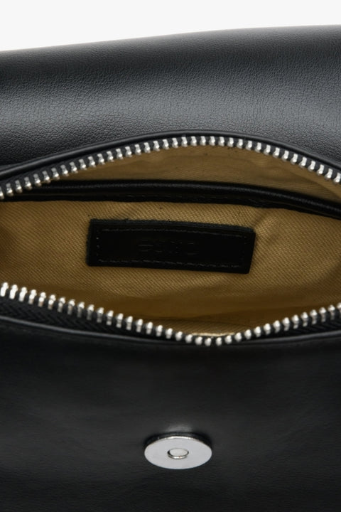 Leather handbag in black - close-up on the interior.