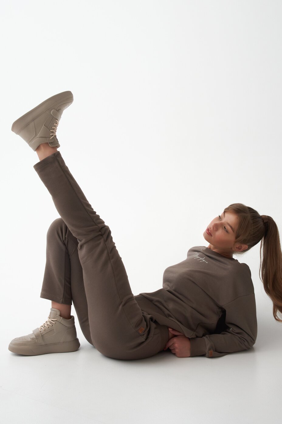 High-top sports sneakers for women with laces, made from genuine leather, by ES 8 - beige color.