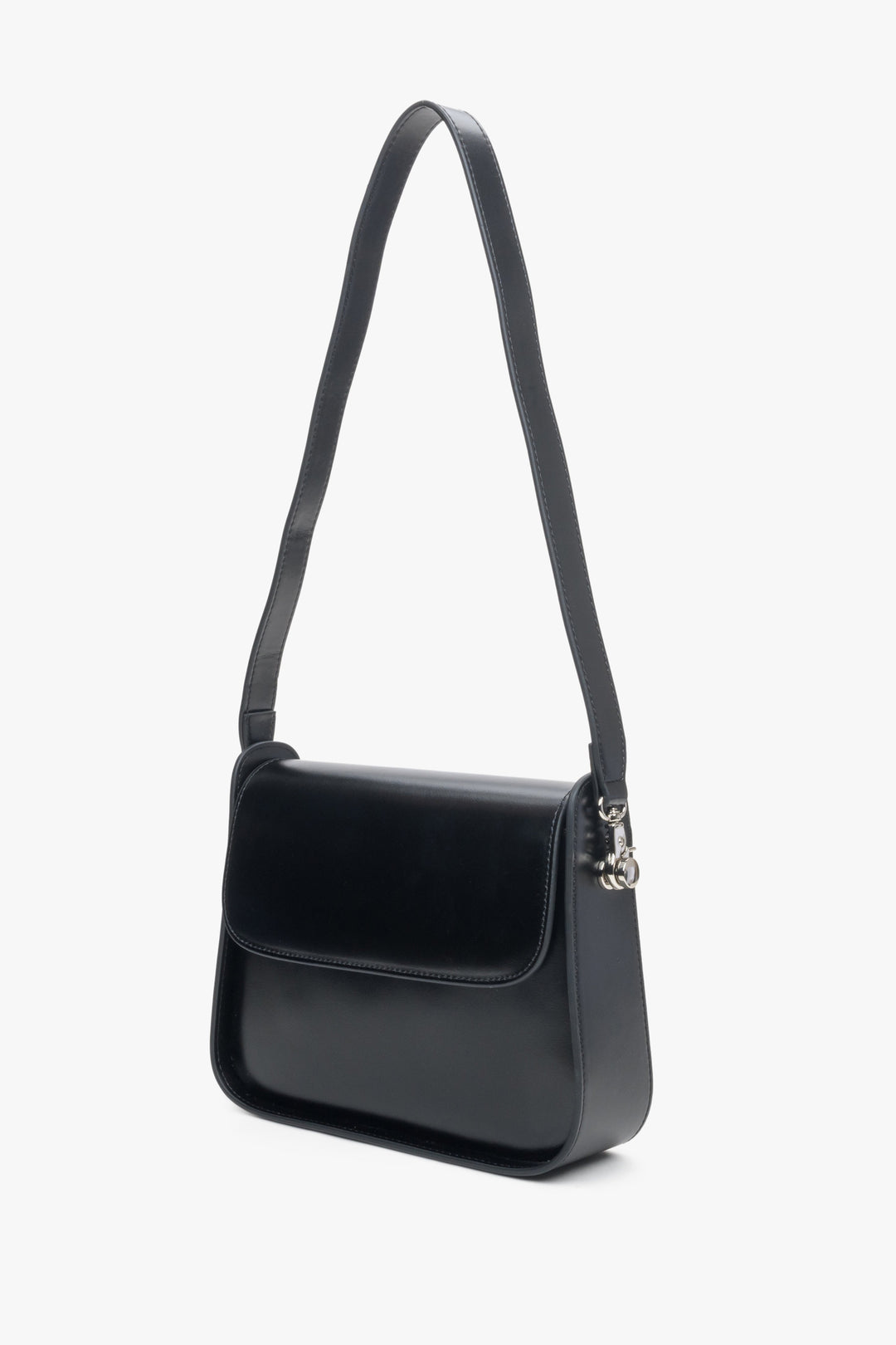 Women's black shoulder bag by Estro made of genuine leather.