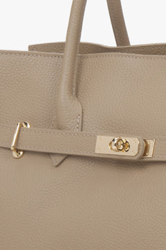 Large handbag in a deep brown shade, crafted from premium-quality Italian natural velour leather.