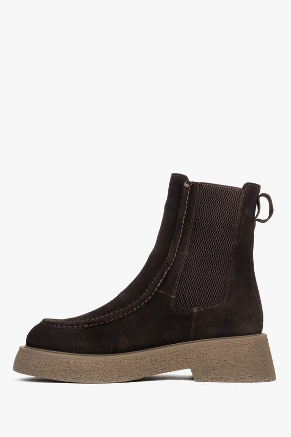 Dark brown women's chelsea boots made of premium Italian velour by Estro - profile view.