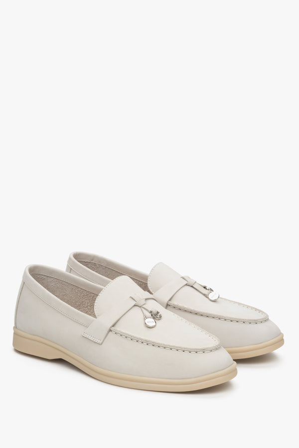 Women's Light Beige Tassel Loafers made of Nubuck Estro ER00114612