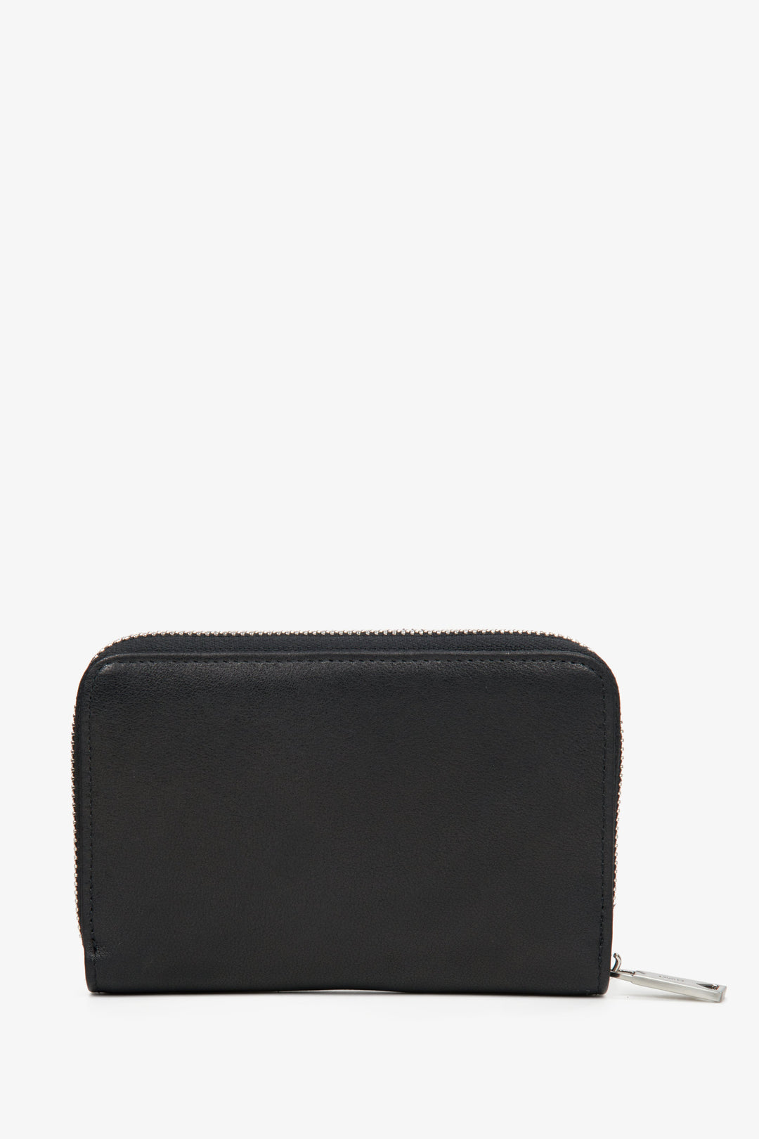Men's black wallet with zipper made of genuine leather by Estro - back view of the model.