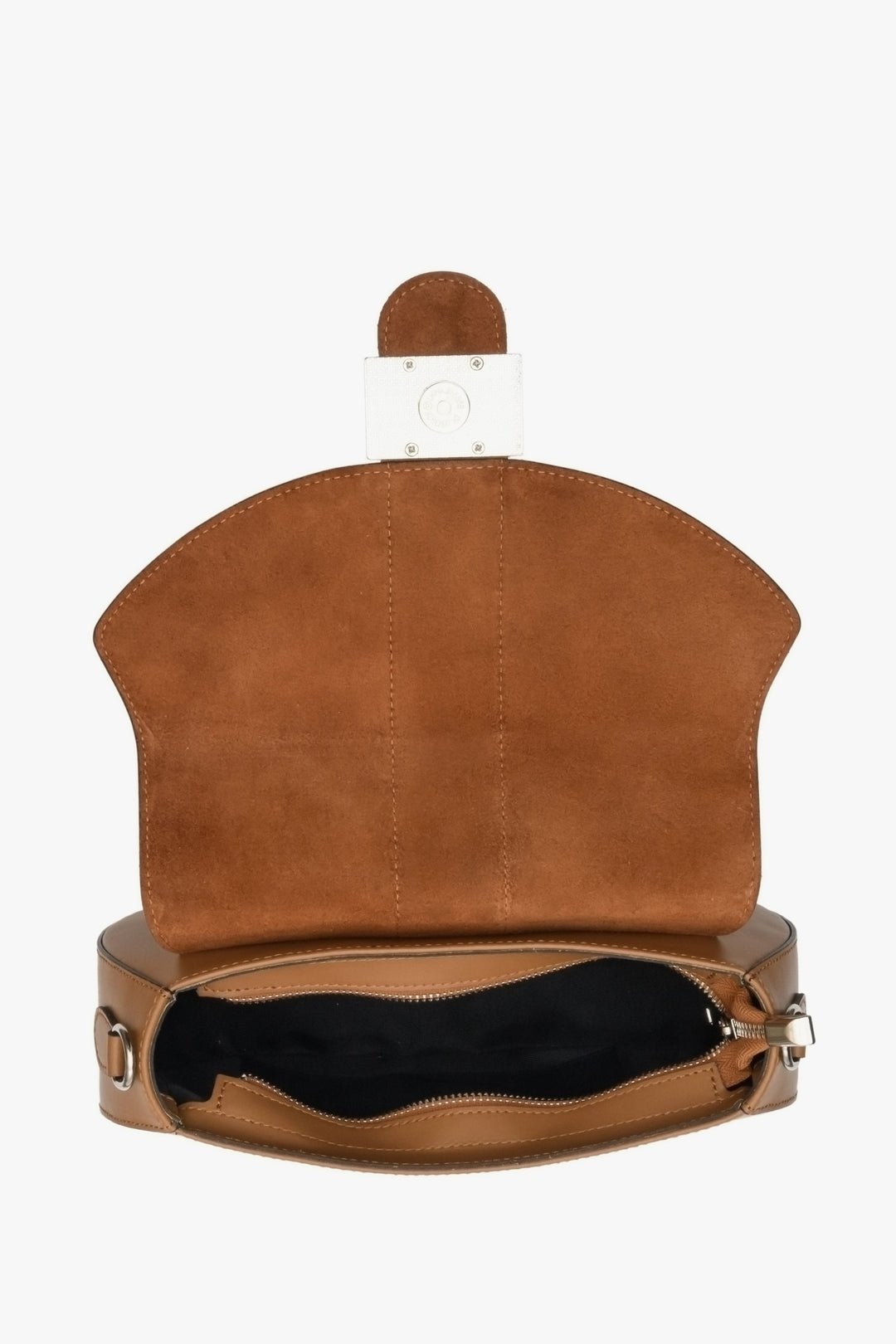 Women's horseshoe-shaped handbag in brown by Estro - interior of the model.