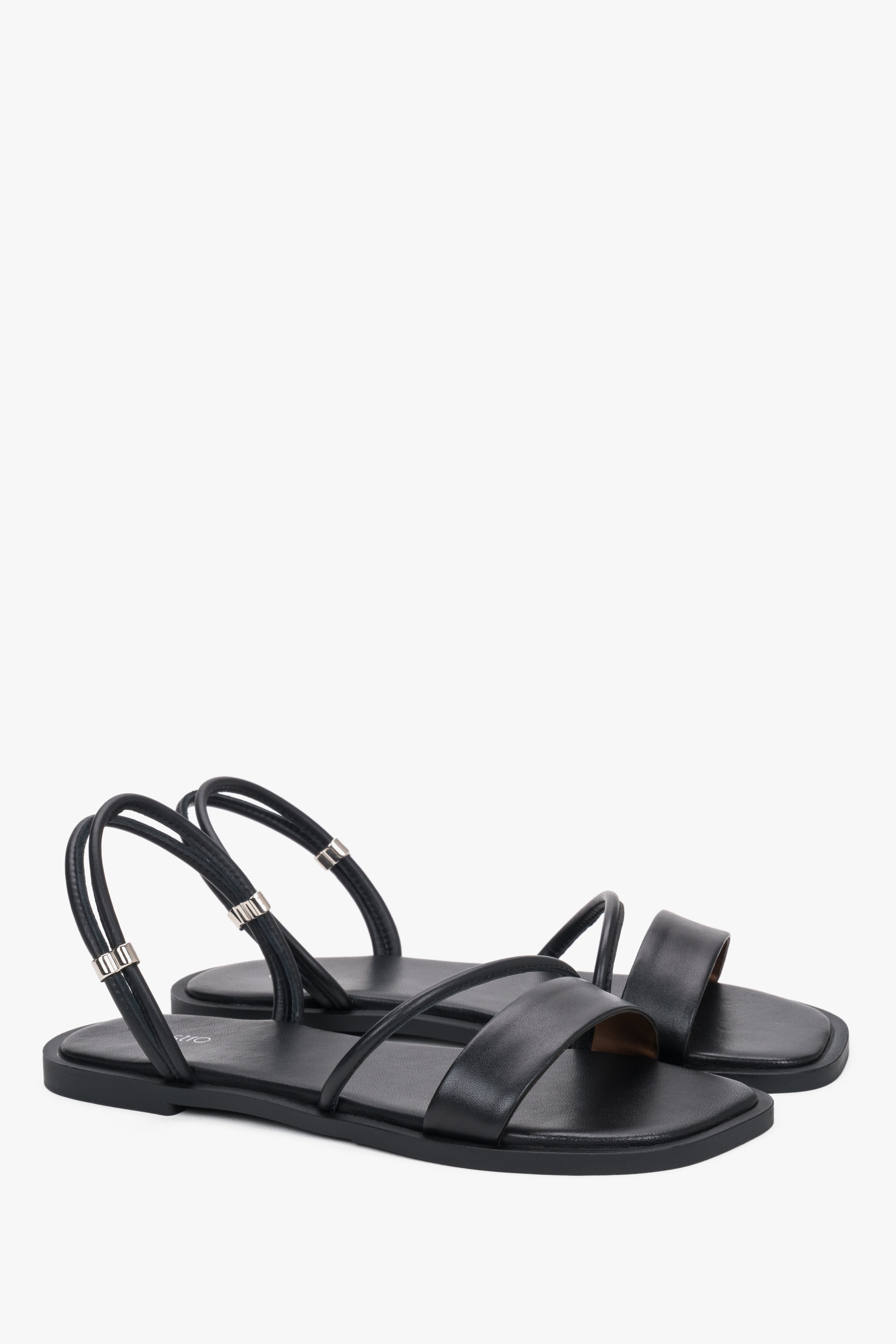 Women’s black Estro sandals, lightweight, with thin straps made of genuine leather.