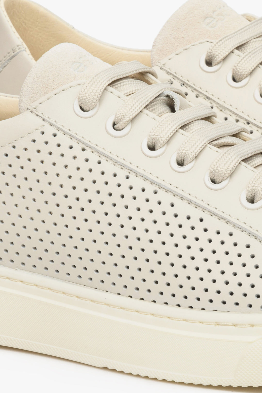 Women's beige Estro fall/spring sneakers - close-up on details.