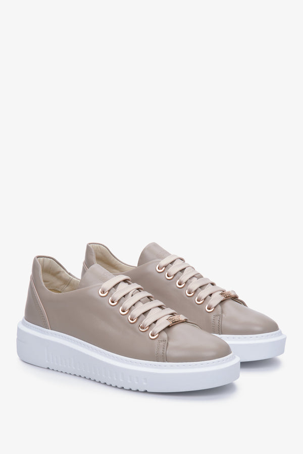 Women's Beige Low Top Leather Sneakers Estro ER00111281.