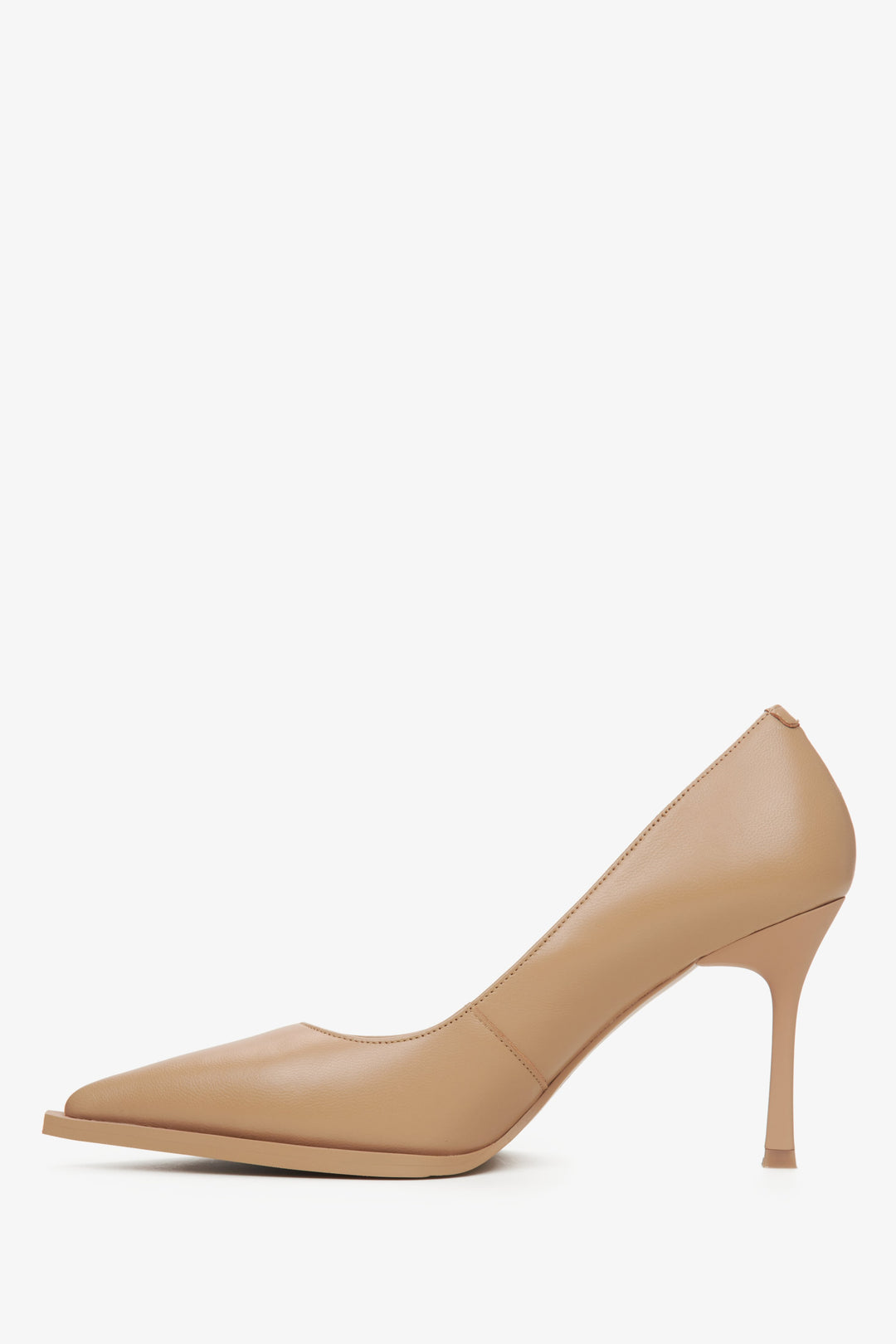 Women's beige leather pumps by Estro - shoe profile.