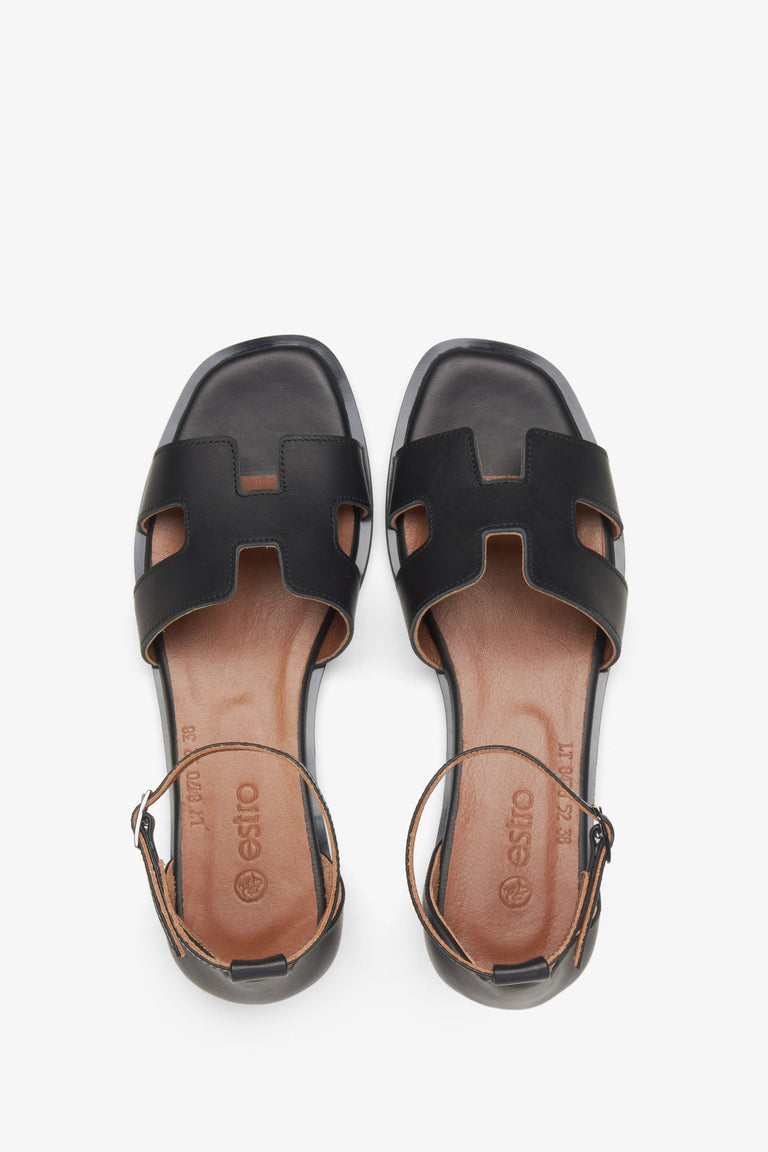 Estro women's black leather sandals - top view presentation.