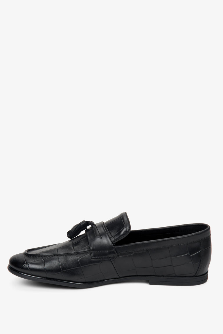 Men's leather loafers with embellishments for fall - shoe profile.