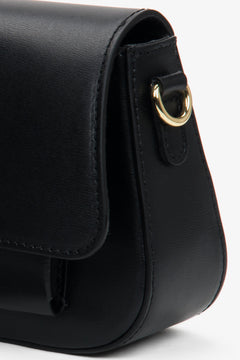 Black women's crossbody bag made of premium italian genuine leather – Estro.