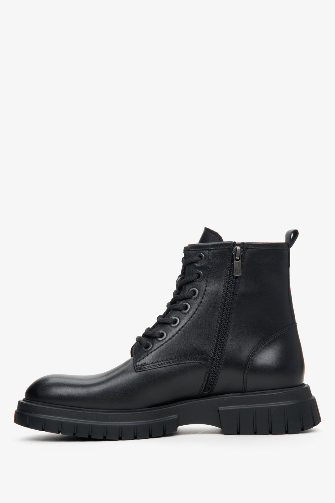 Men's black leather Estro ankle boots for autumn - shoe profile.