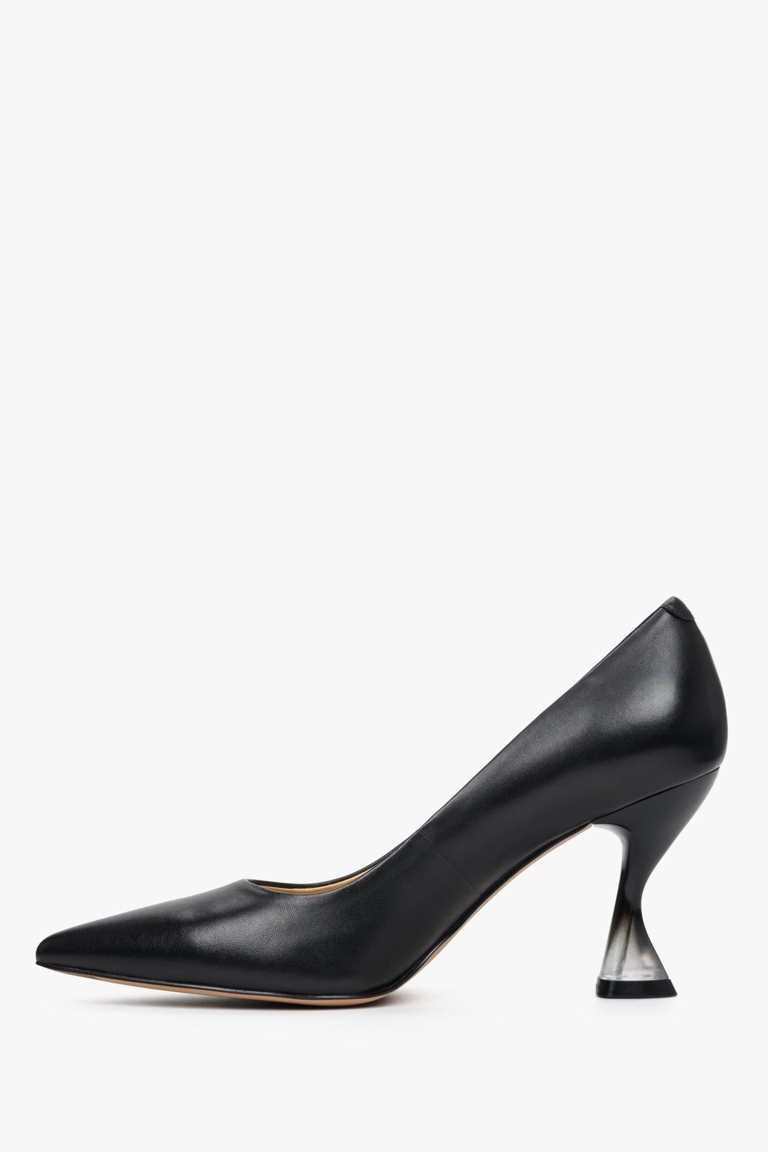 Black leather Estro women's high-heeled pumps - shoe profile.