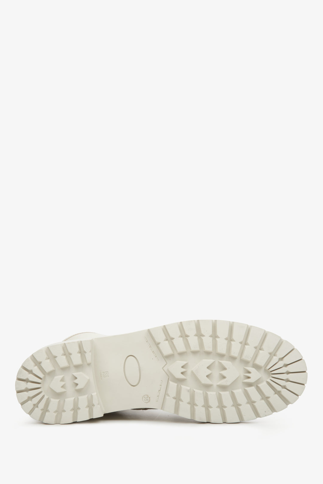Women's light beige leather ankle boots Estro - a close-up on shoe sole.