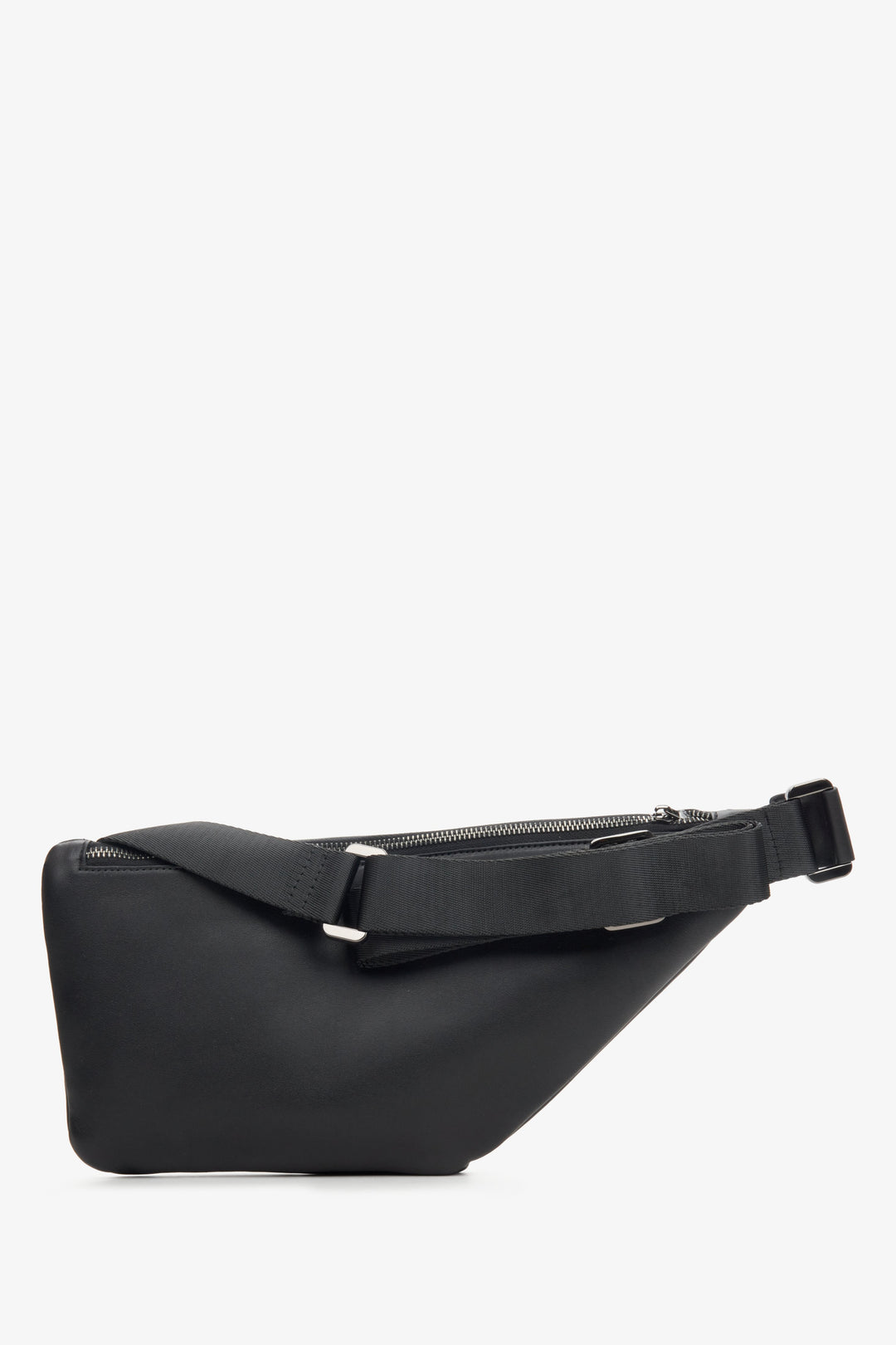 Men's black leather waist bag by Estro - reverse side.
