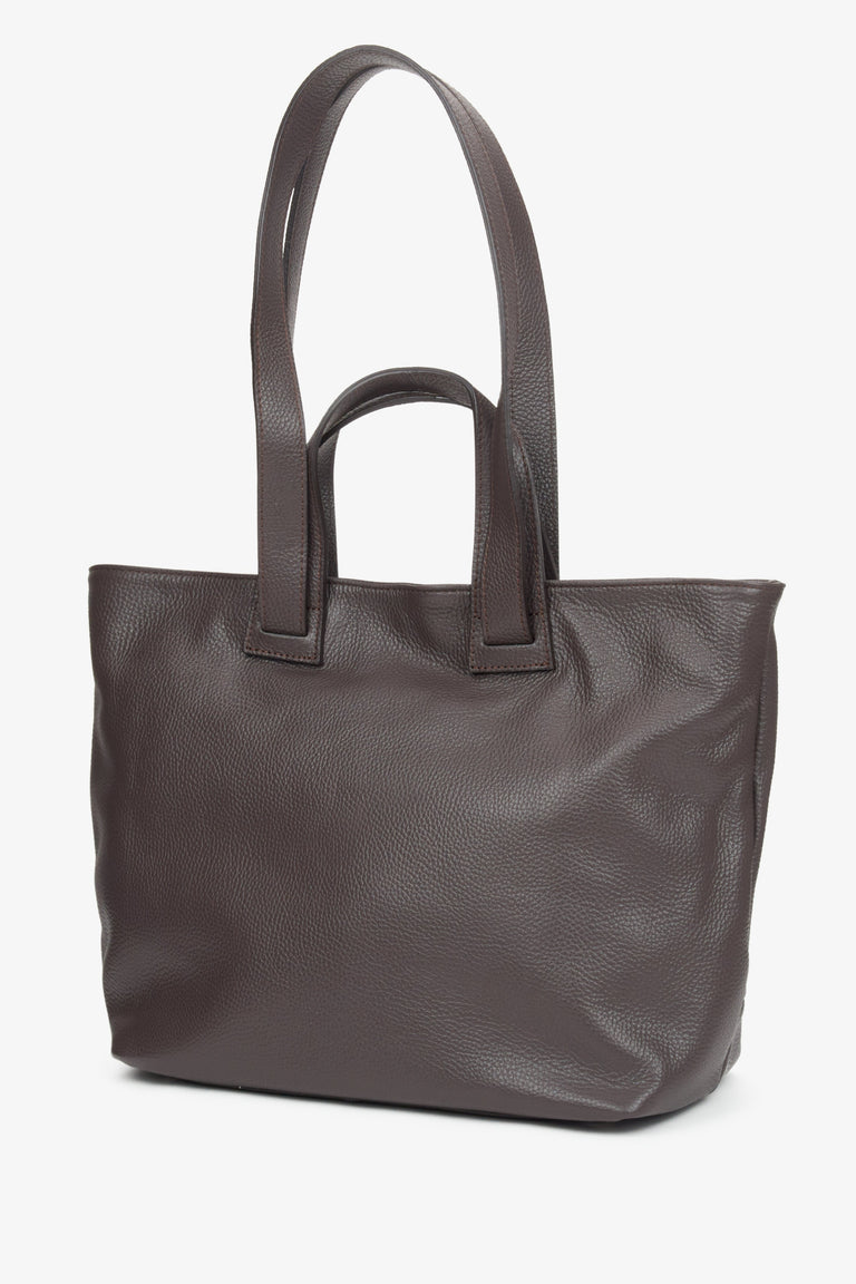 Large dark brown women's bag Estro made of natural leather.