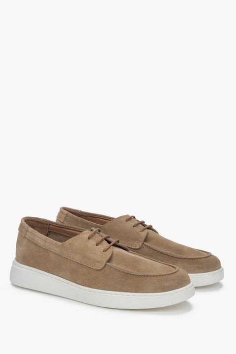 Beige men's derby shoes made of natural velour by Estro.