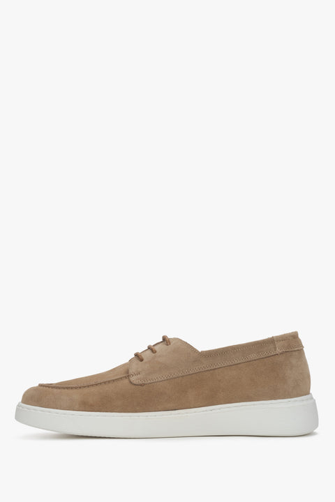 Beige men's derby shoes made of natural velour by Estro.