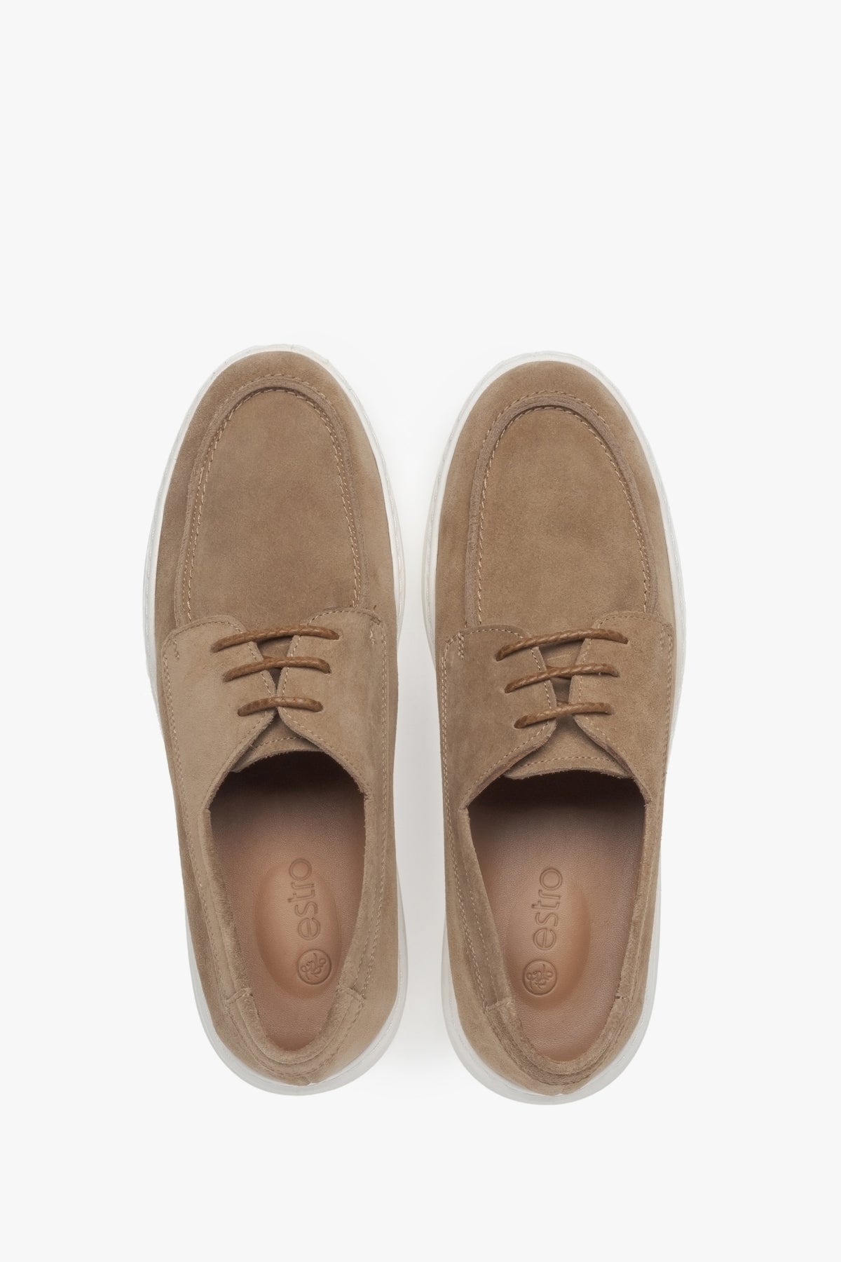 Classic men's derby shoes made of beige velour.
