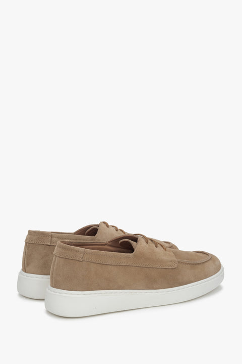 Men's beige derby shoes made of natural velour.