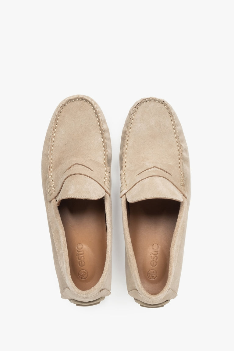 Stylish men's loafers in beige natural velour.