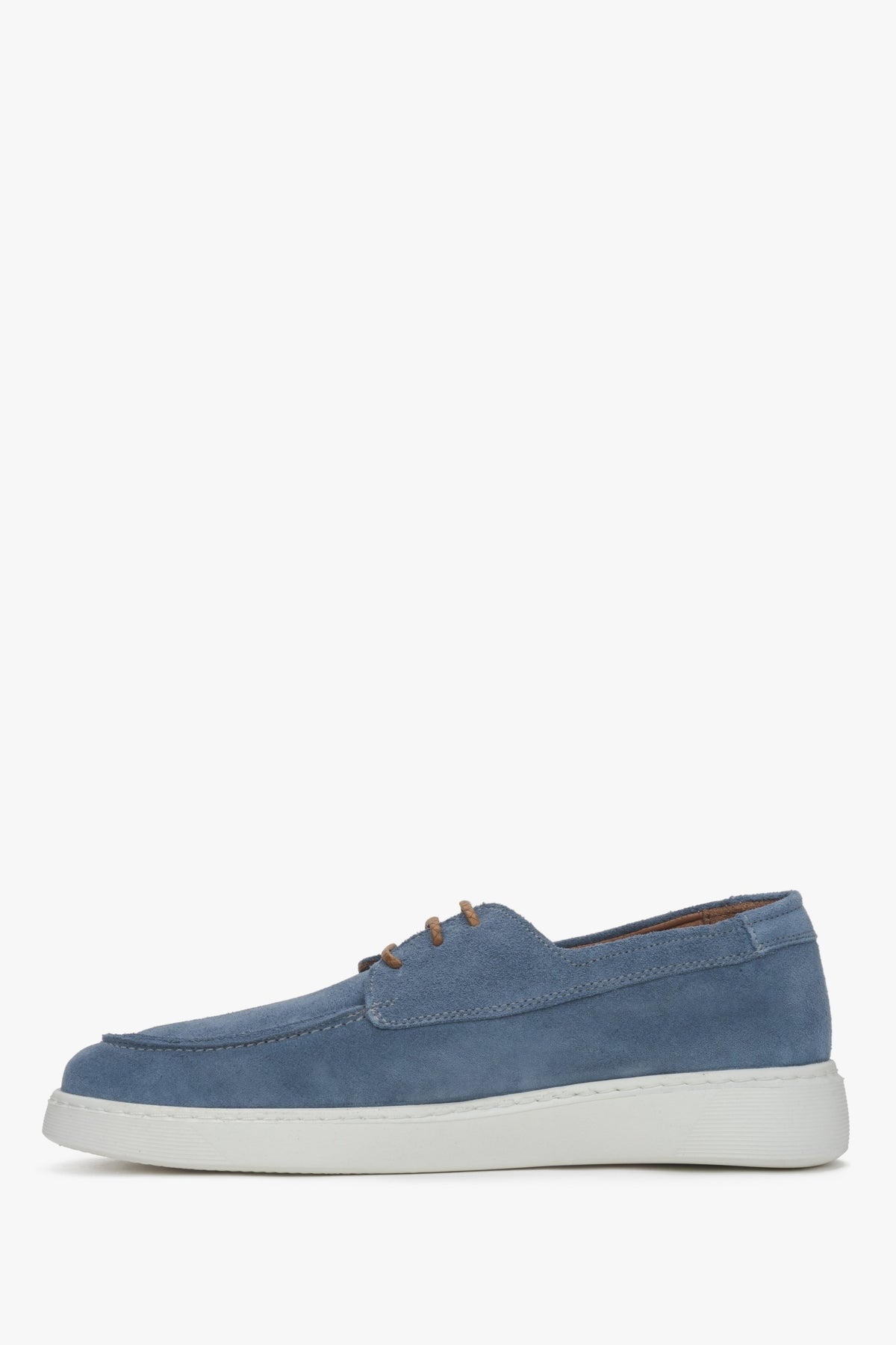 Blue men's derby shoes made of natural velour by Estro.