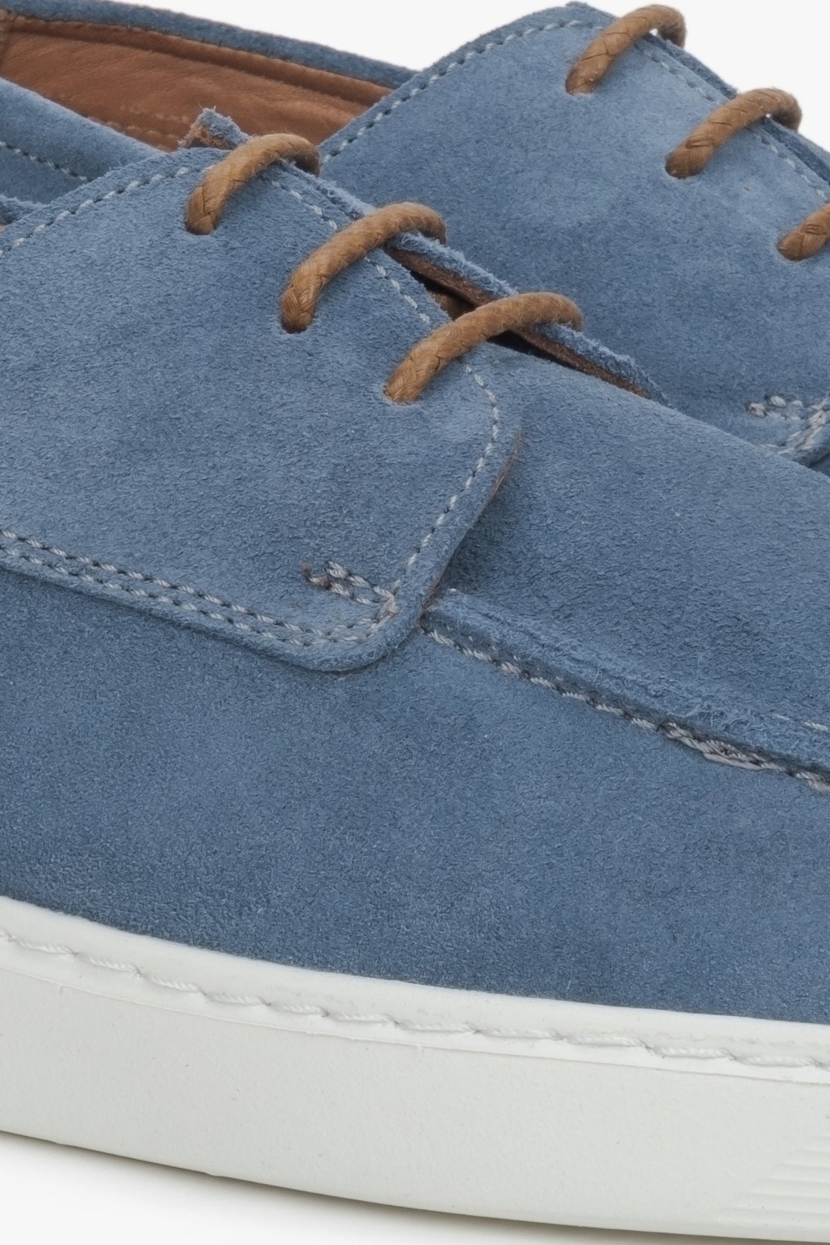 Blue men's velour derby shoes – details.