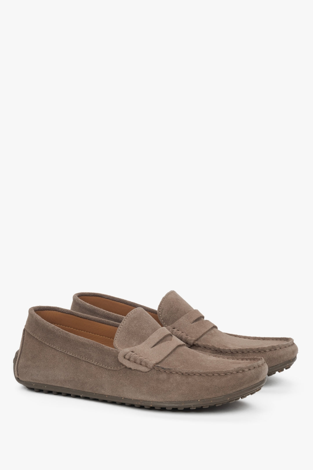 Brown men's loafers made of natural velour.