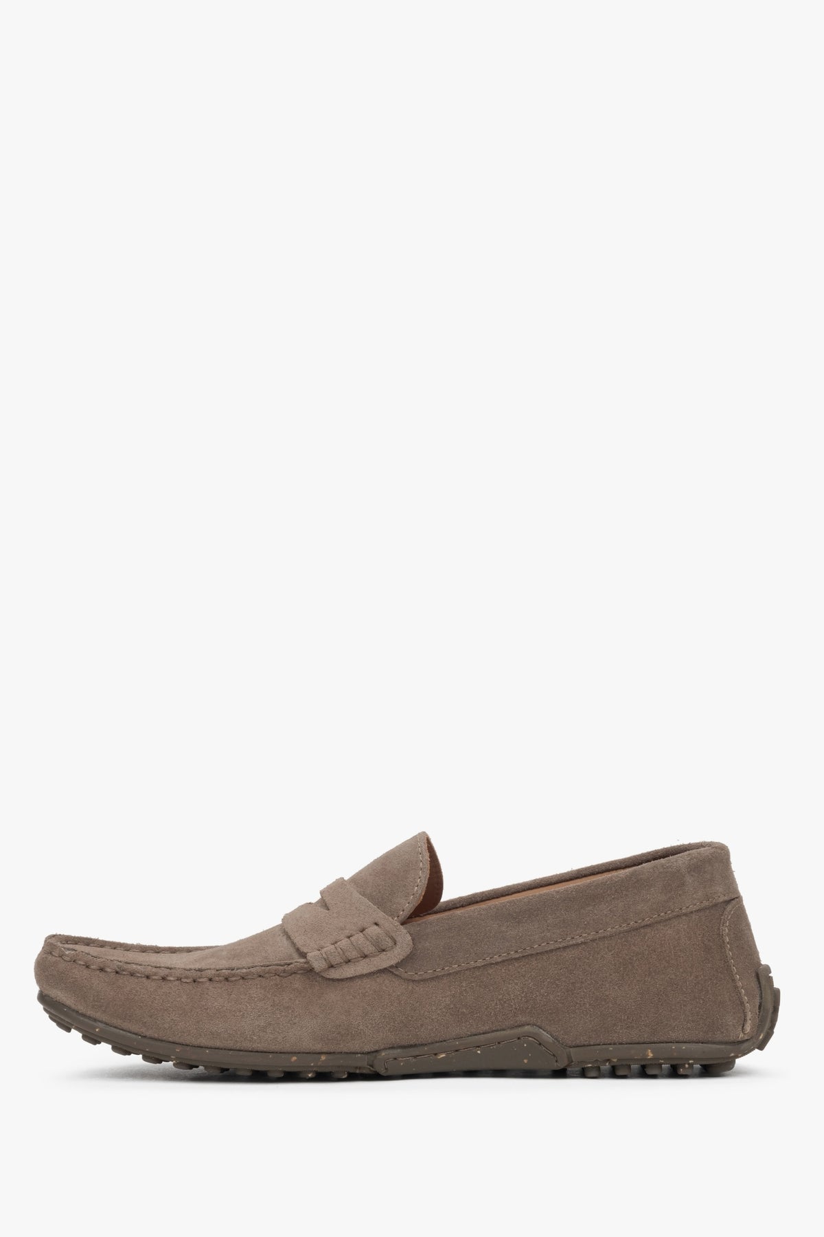 Men's loafers made of brown natural velour.