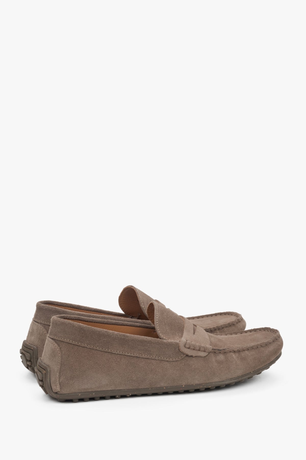 Men’s Estro loafers made of natural  brown velour.